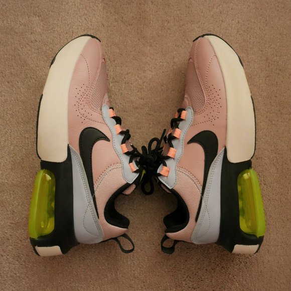 Nike Air Max Verona sneakers in plum chalk / black-ghost (Women's 6.5) - Picture 5 of 9